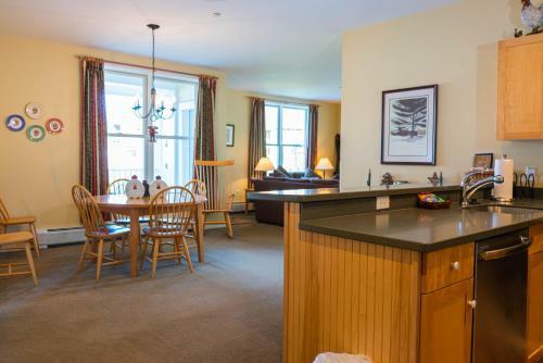Hotel Long Trail House - Stratton Mountain