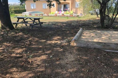 Villa Pour 15 Personnes Avec Piscine Couverte Et 2500m2