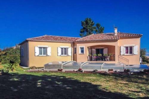 Villa Pour 15 Personnes Avec Piscine Couverte Et 2500m2
