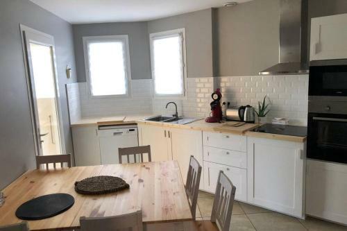 Villa Pour 15 Personnes Avec Piscine Couverte Et 2500m2