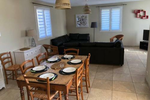 Villa Pour 15 Personnes Avec Piscine Couverte Et 2500m2