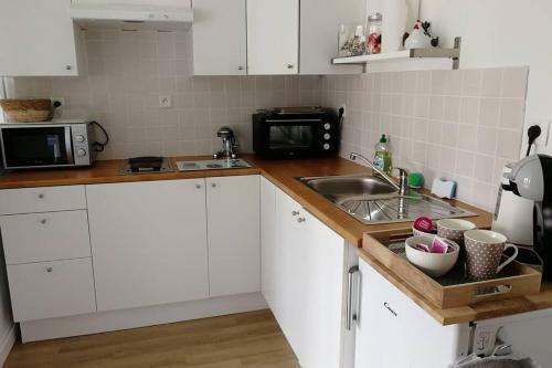 Joli Studio Ind�pendant 700m Des Plages