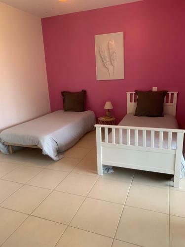 Maison Avec Piscine Au C?ur De La For�t