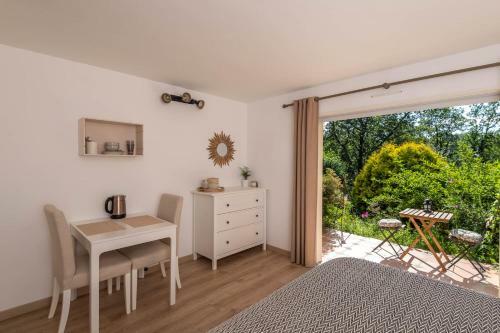 Suite De La Vall�e Des Ch�nes