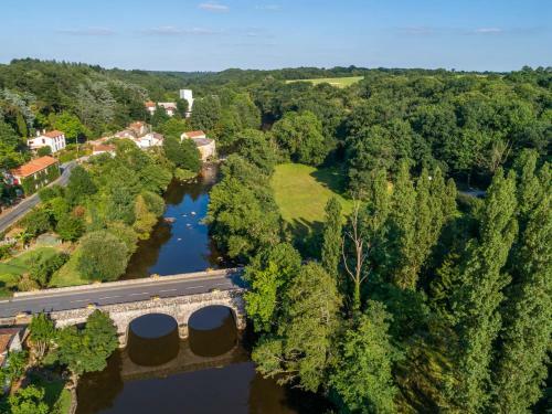Suite De La Vall�e Des Ch�nes