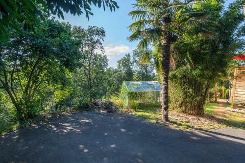 Suite De La Vall�e Des Ch�nes
