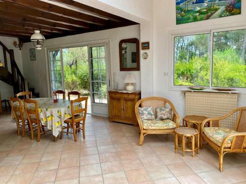 Cottage With A Big Idyllic Garden At The Lake