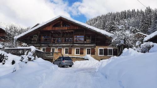 Hostal La Ferme Du Nant