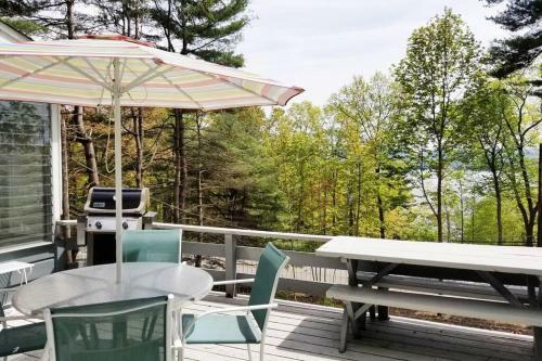 Lodge Lake George Cabin