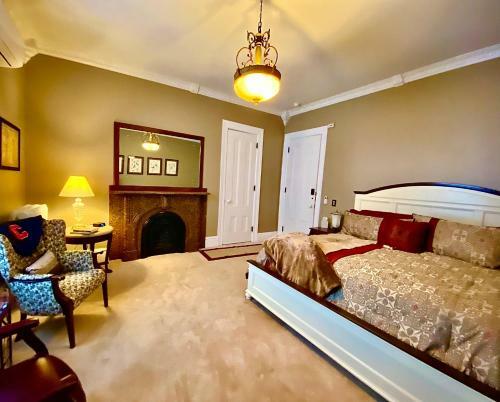 Tillinghast Manor Bed & Brunch