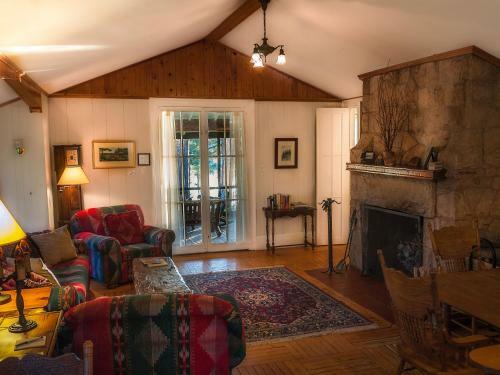 Hostal White Pine Camp