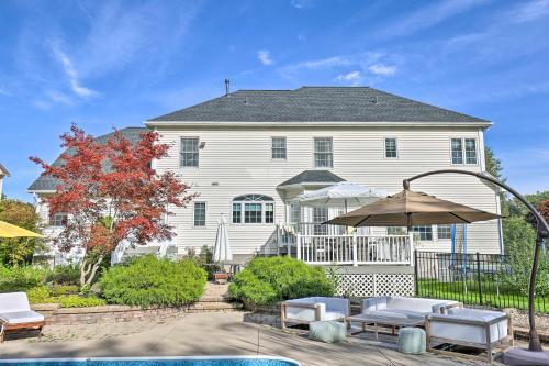Penfield Family Paradise With Pool And Trampoline