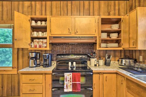 Penn Yan Escape With Yard, 1 Mi To Keuka Lake!