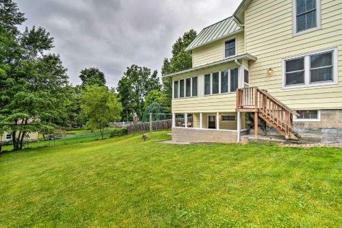 Penn Yan Escape With Yard, 1 Mi To Keuka Lake!