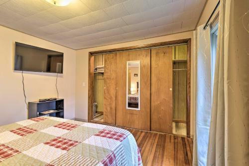 Penn Yan Escape With Yard, 1 Mi To Keuka Lake!