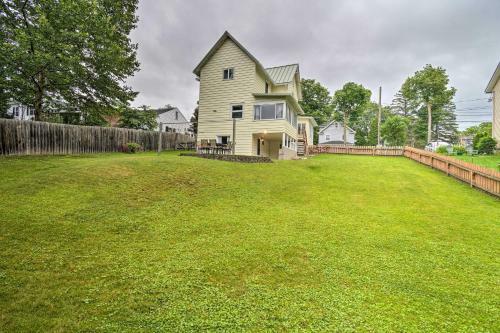 Penn Yan Escape With Yard, 1 Mi To Keuka Lake!