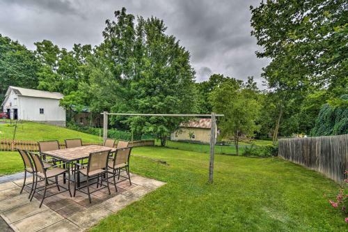 Penn Yan Escape With Yard, 1 Mi To Keuka Lake!