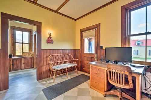 Pet-friendly Victorian Homestead With Fire Pit!