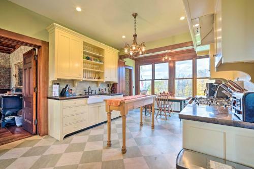 Pet-friendly Victorian Homestead With Fire Pit!
