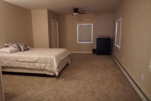 Newly Renovated House On Lake Champlain - 4 Br!