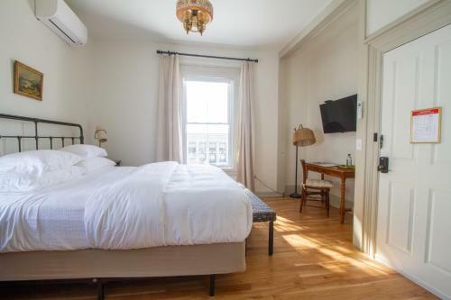 Hotel Pert House