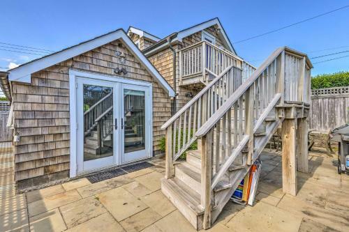 Apartamento Elegant Hamptons Hideaway With Path To Beach!