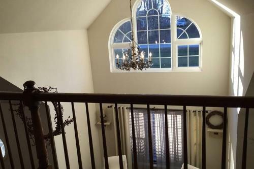 New! Quiet Cape Cod On Rural Lake Setting!
