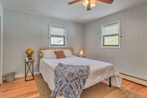 Rock Hill Home With Fire Pit On Wanaksink Lake!