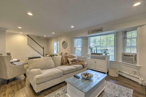 Riverhead Hideaway About 2 Mi To Peconic River!