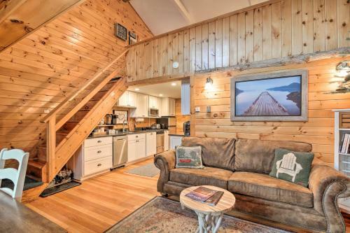 Pet-friendly Adirondack Cabin With On-site Lake