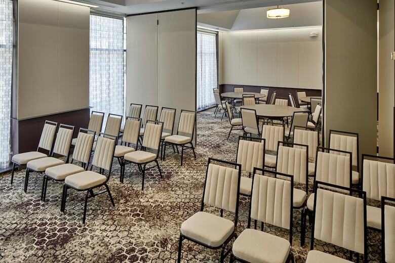 Radisson Hotel Cleveland Gateway