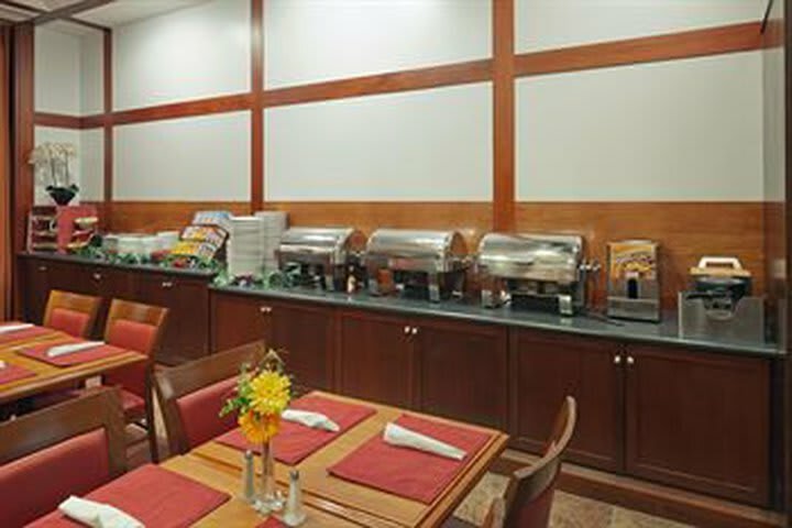 Radisson Hotel Cleveland Gateway