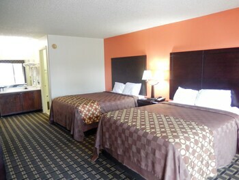 Motel 6 Shamrock