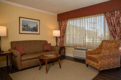 Hotel Park Lane Suites & Inn