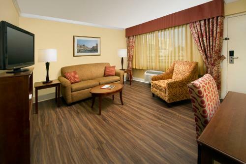 Hotel Park Lane Suites & Inn