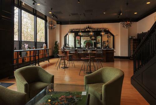 Sentinel, A Provenance Hotel
