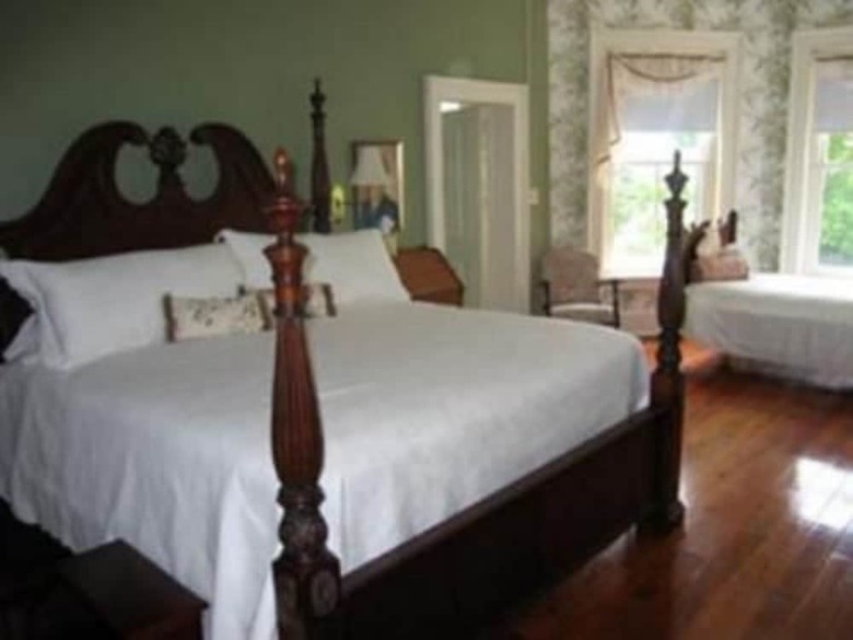 Rockwood Manor Bed & Breakfast