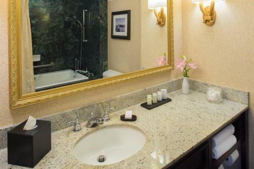 Hotel Embassy Suites Portland - Downtown