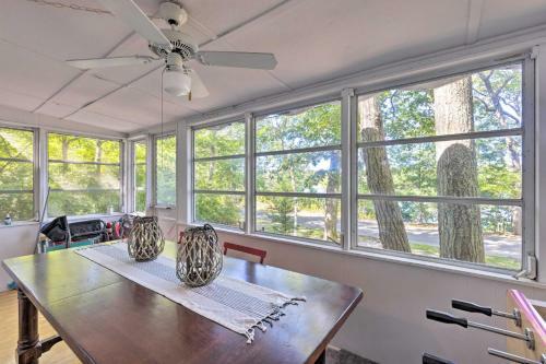 Woodsy Southampton Escape With Deck And Fire Pit!