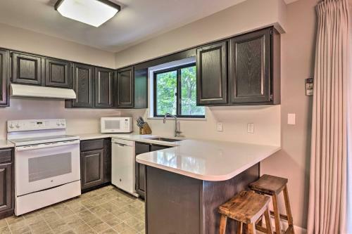 Unique Southampton Getaway With Rooftop Deck!
