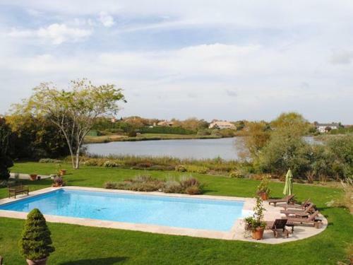 Villa Noyaan - Luxury With Pool