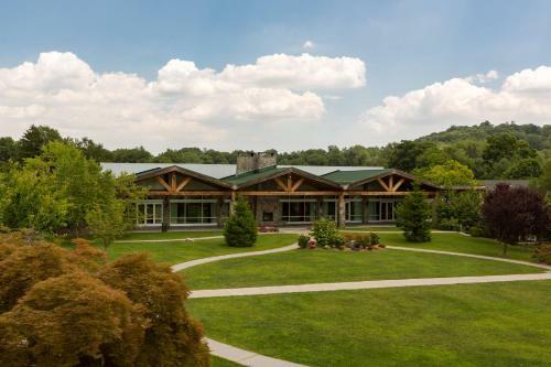 Sleepy Hollow Hotel + Conference Center