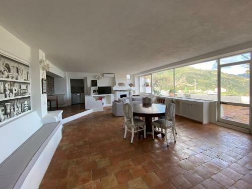 La Casa Nella Roccia