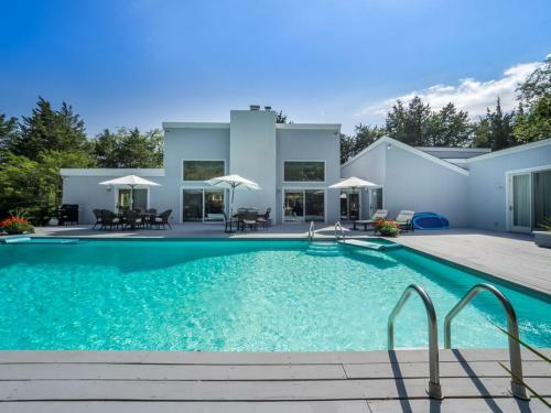 Villa Xmart - Luxury With Pool