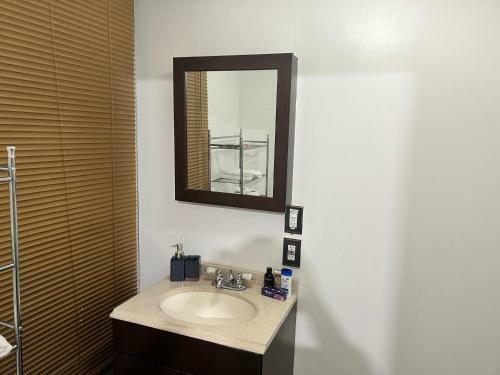 Peaceful Decor Crafted Apartment 2 Bedroom 2 Bathrooms