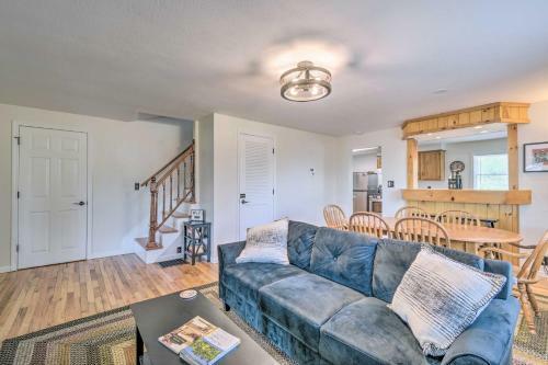 Watkins Glen Lakeview Cottage With Waterfall!