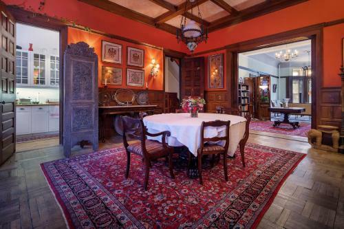Hostal Manhattan Guest Suites