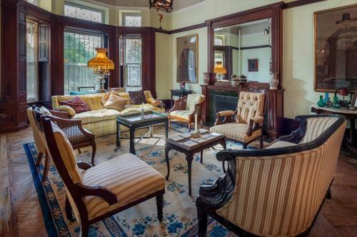 Hostal Manhattan Guest Suites