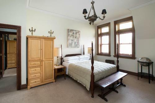 Hostal Manhattan Guest Suites
