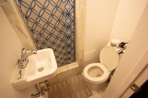 Studio Plus - 2 Bedroom Apartment In Midtown